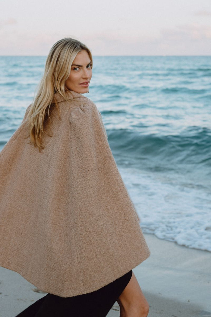 Cape in a camel Sandcastle Bouclé Nina Nieves Nina Nieves